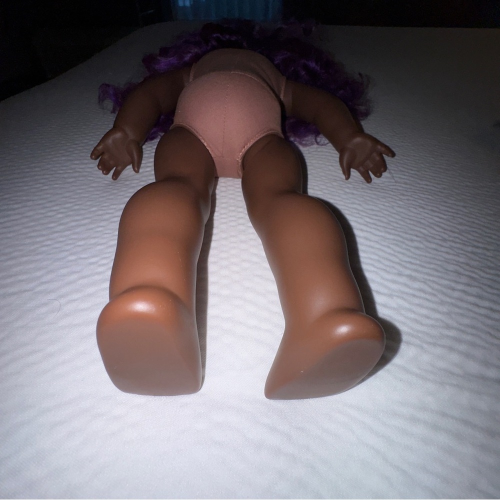 AMERICAN GIRL DOLL  PURPLE HAIR, CARRIER, ACCESORIES. EUC. - Picture 7 of 14